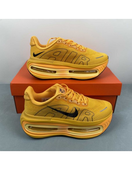 NIKE Vomero Premium