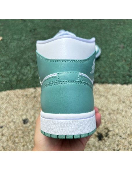 Air Jordan 1 Mid