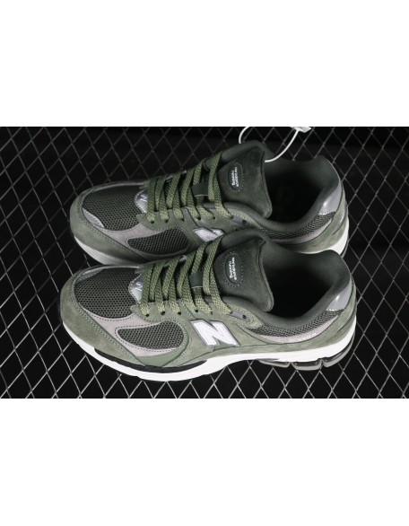 New Balance 2002R