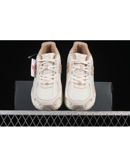 New Balance 740