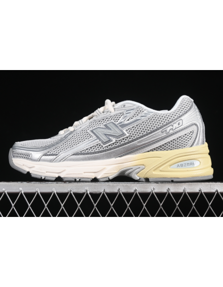 New Balance 740
