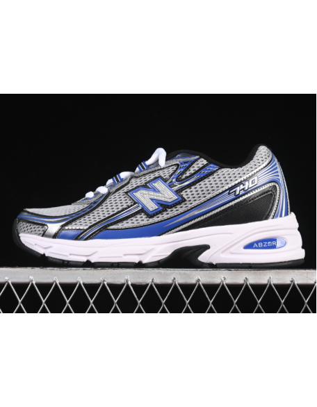 New Balance 740