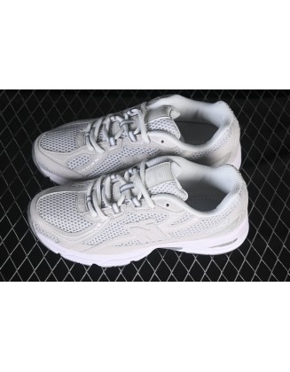 New Balance 740