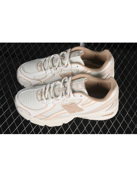 New Balance 740