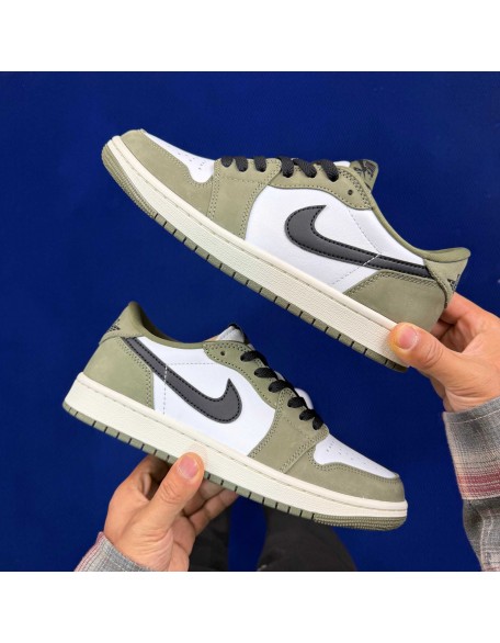 Air Jordan 1 Low 