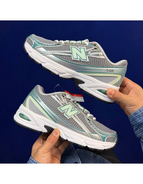 New Balance 740