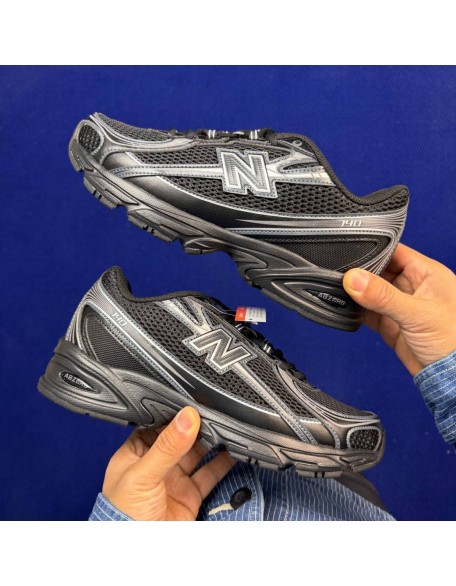 New Balance 740