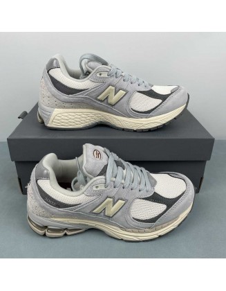 New Balance 2002R