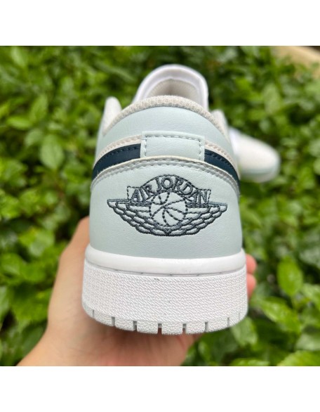 Air Jordan 1 Low 