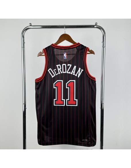 Chicago Bulls DeROZAN #11