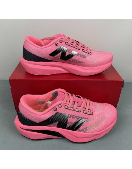 New Balance FuelCell Rebel V4