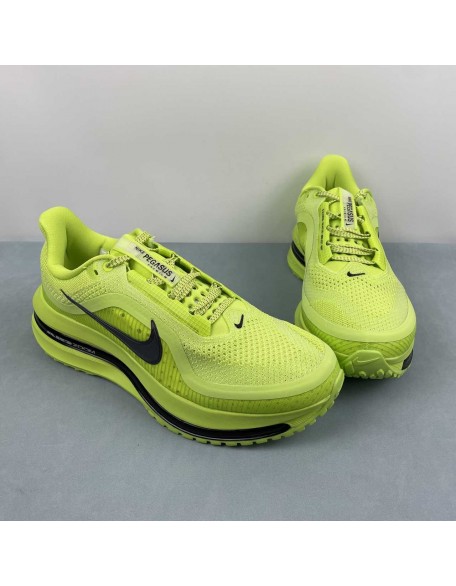 NIKE Pegasus Premium