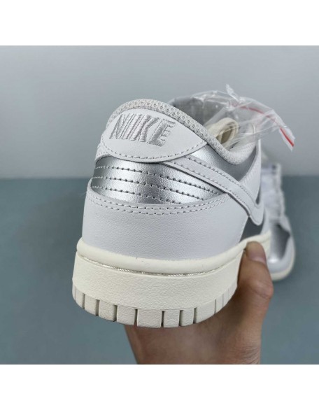 Nike SB Dunk Low 