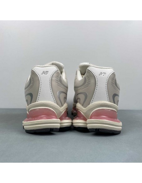 New Balance 2000