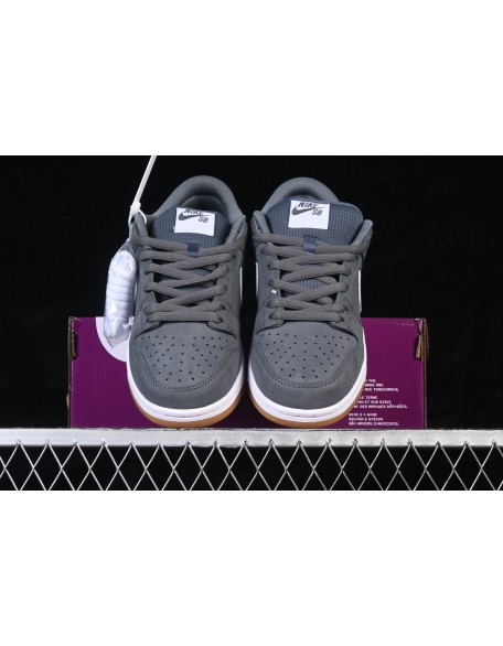 Nike SB Dunk Low 