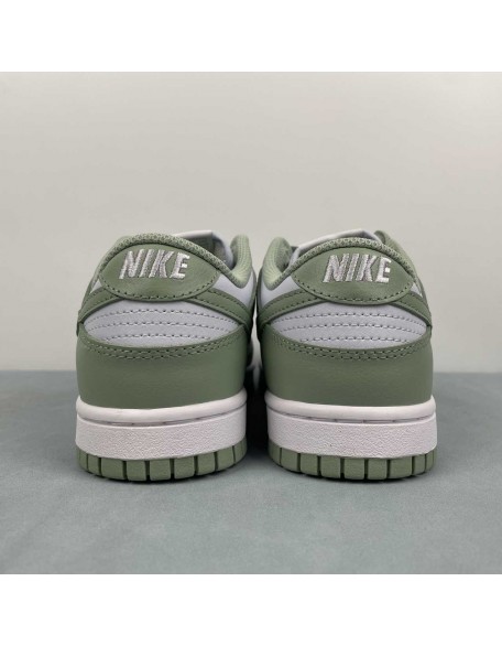 Nike SB Dunk Low 