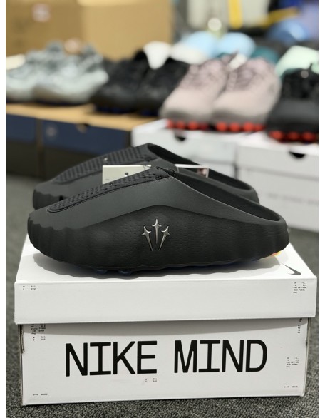 Nike Mind 001