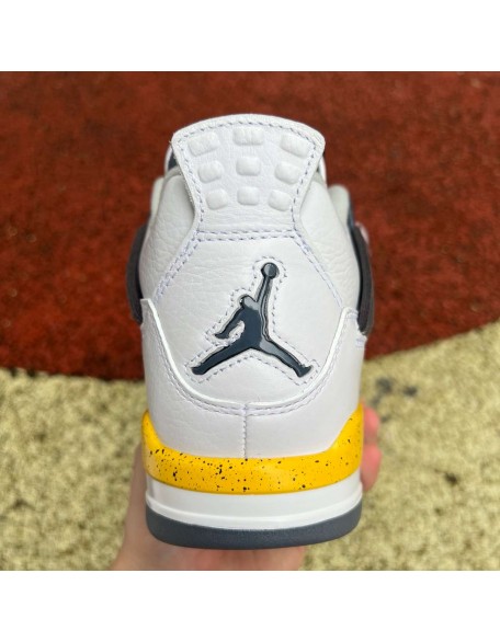 Air Jordan 4 