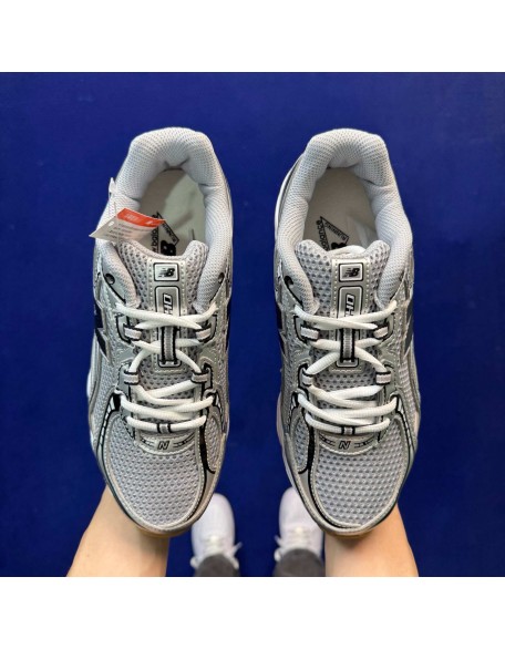 New Balance 740