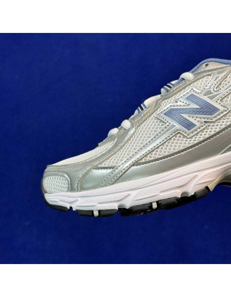 New Balance 740