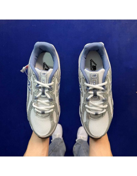 New Balance 740
