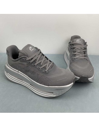 NIKE Vomero Premium