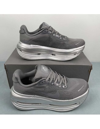 NIKE Vomero Premium