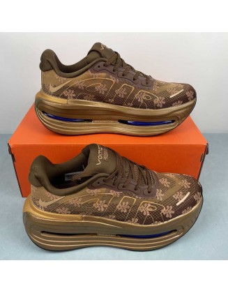 NIKE Vomero Premium