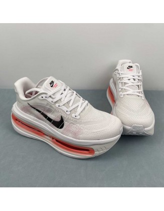 NIKE Vomero Premium