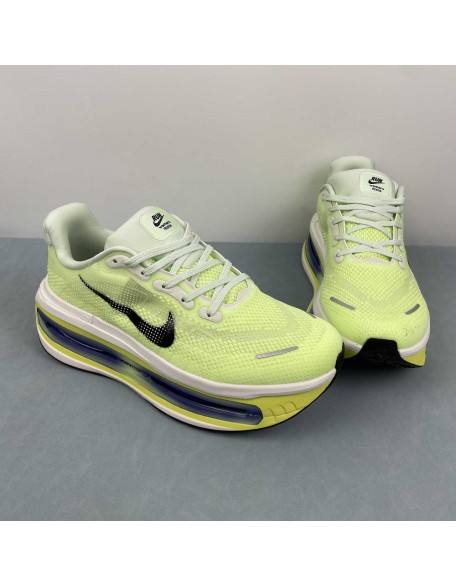 NIKE Vomero Premium