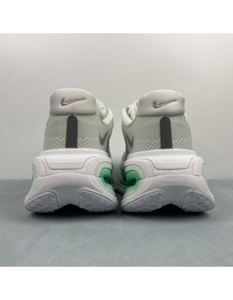 NIKE Vomero Premium