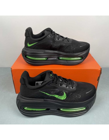 NIKE Vomero Premium