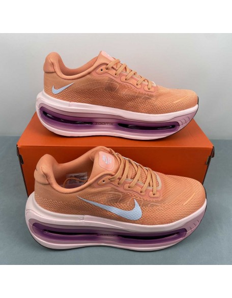 NIKE Vomero Premium