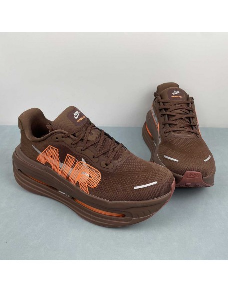 NIKE Vomero Premium