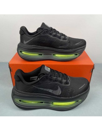 NIKE Vomero Premium