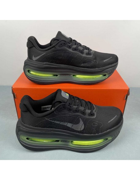 NIKE Vomero Premium