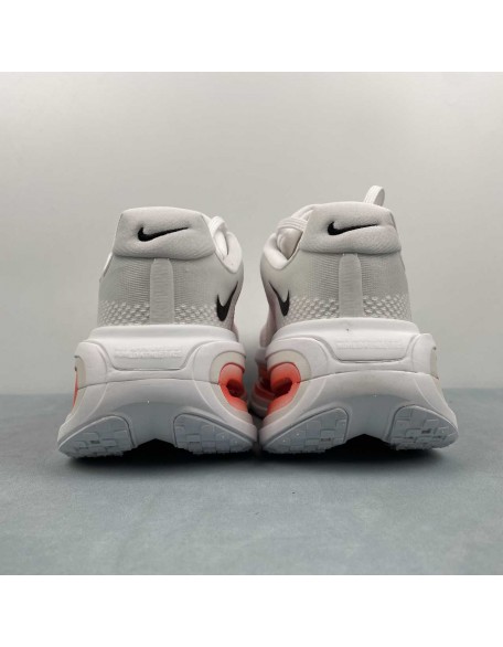 NIKE Vomero Premium