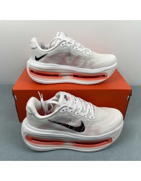 NIKE Vomero Premium