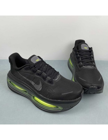 NIKE Vomero Premium
