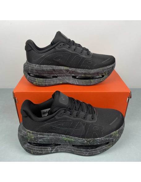 NIKE Vomero Premium