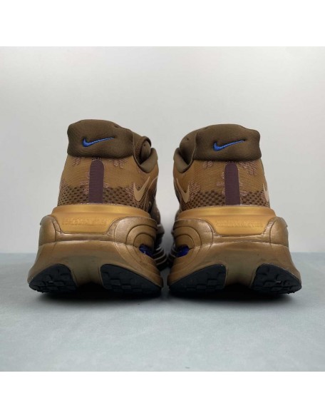 NIKE Vomero Premium