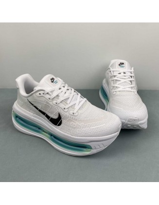 NIKE Vomero Premium