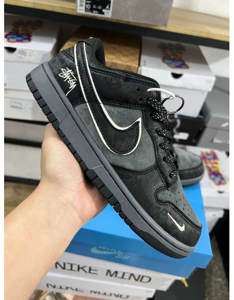 Nike SB Dunk Low 
