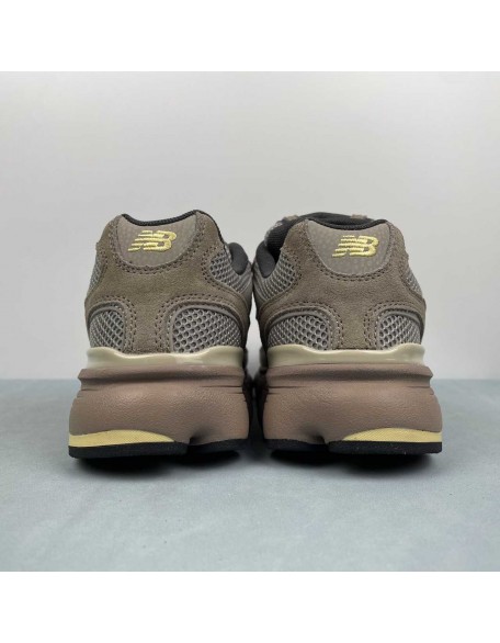 New Balance 603