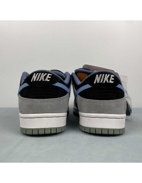 Nike SB Dunk Low 