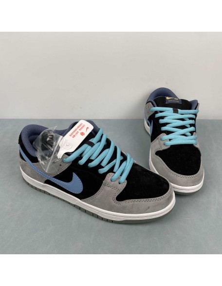 Nike SB Dunk Low 