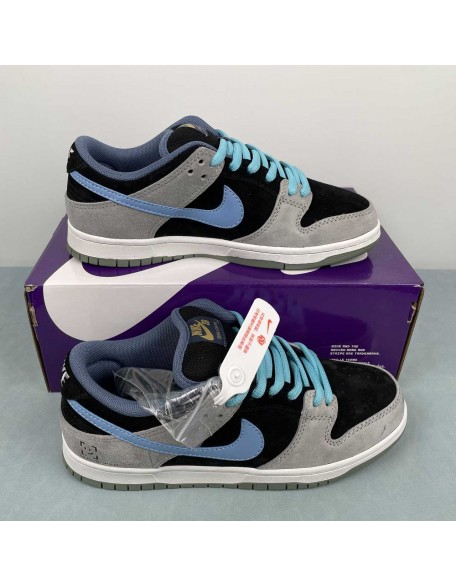Nike SB Dunk Low 