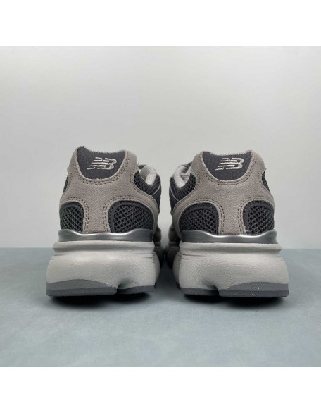 New Balance 603